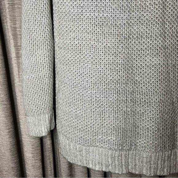 SO Grey Open Knit Crew Neck Sweater Size Small - Picture 15 of 16